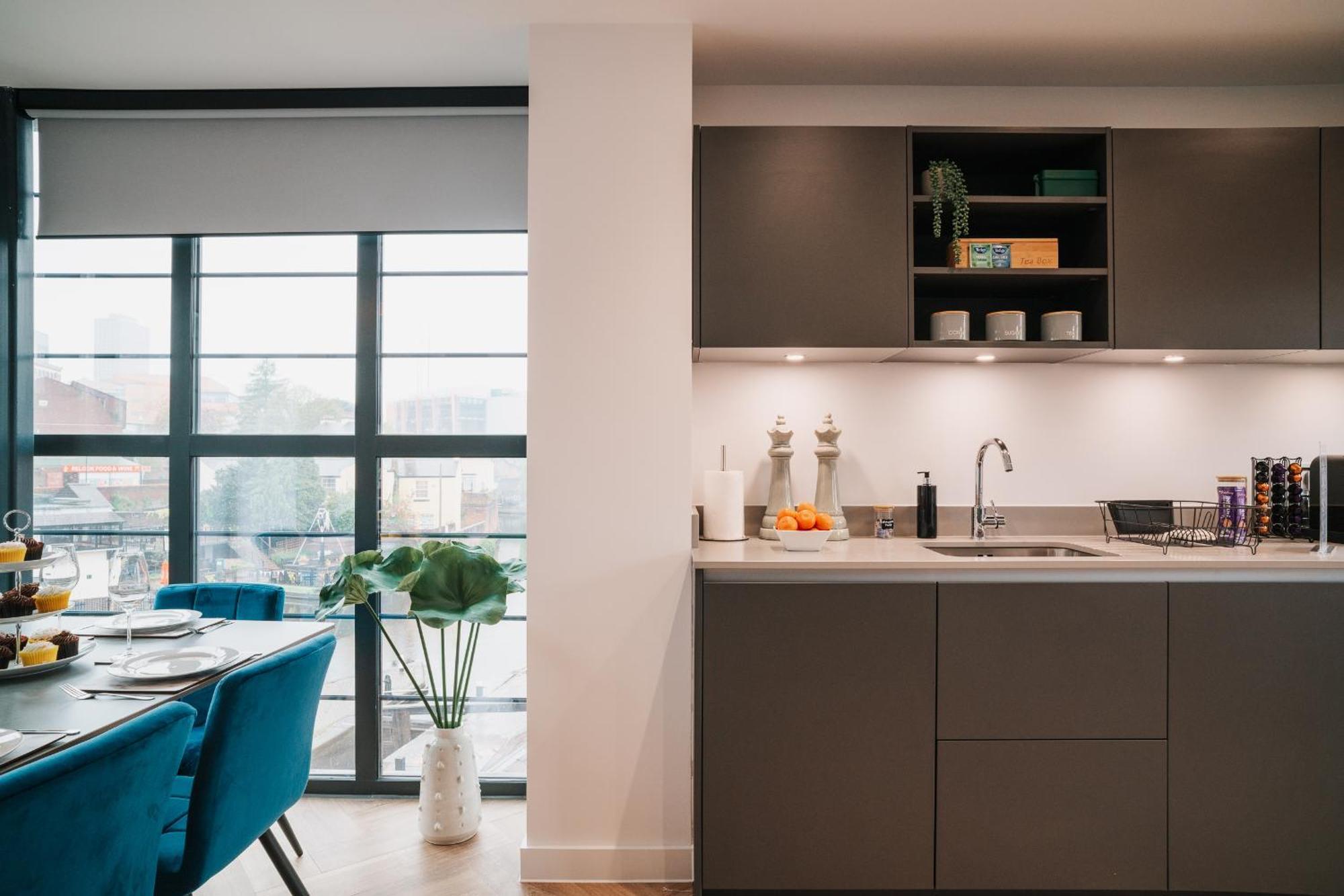 Luxury City & Canal View Stylish Pad, Family, Contractors, Fast Wifi バーミンガム エクステリア 写真